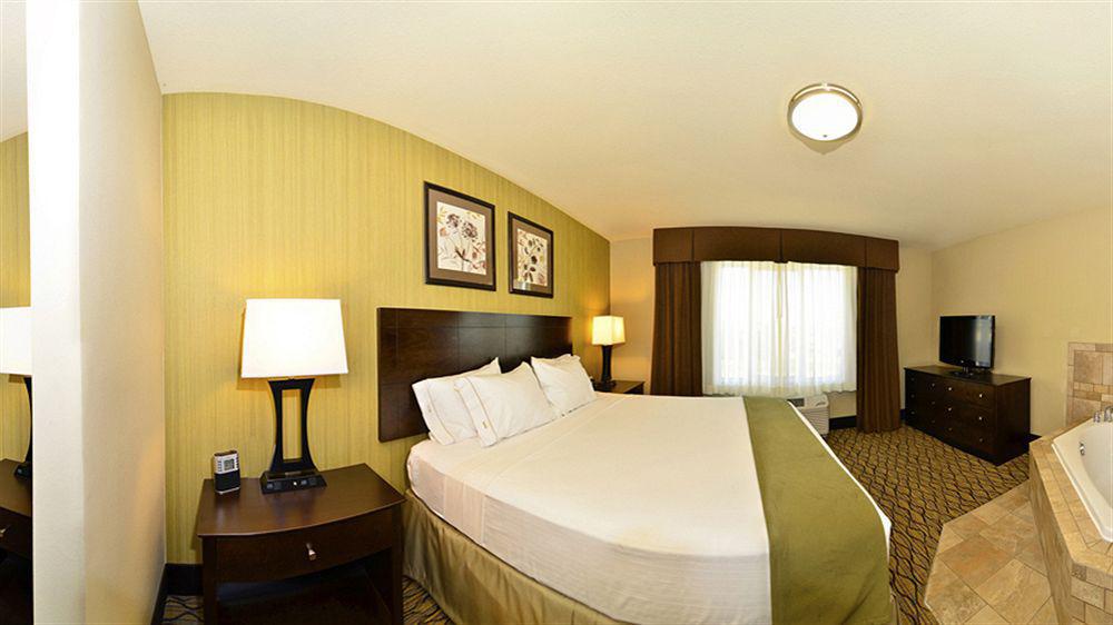 Holiday Inn Express & Suites - Williston By Ihg Exterior foto